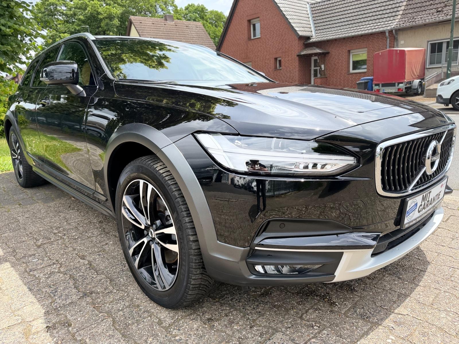 Volvo V90 Cross Country Pro*NAVI*PDC*CAMARA*AHK*LEDER*