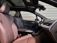 Fahrzeugabbildung BMW 218i Active Tourer M Sport--ACC/Travel/Pano/Head