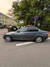 BMW E46 320i Facelift - BMW 320 aus 2001: 320i