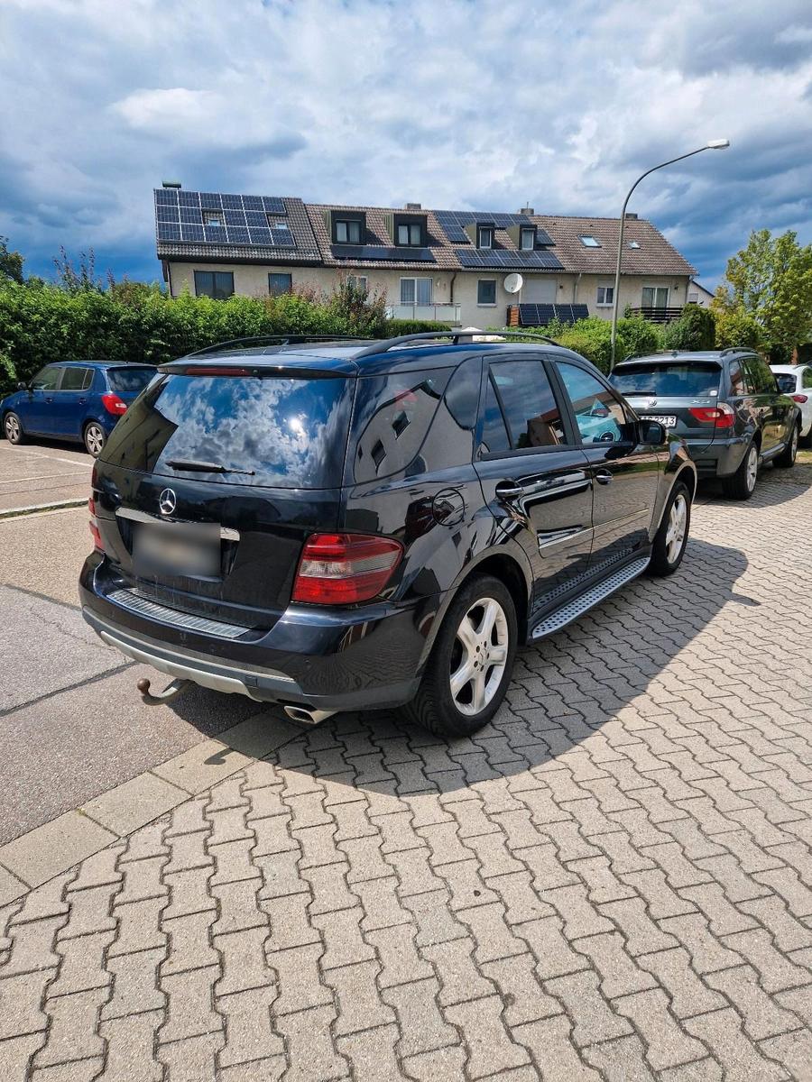 Mercedes-Benz ML350 2006 — interior