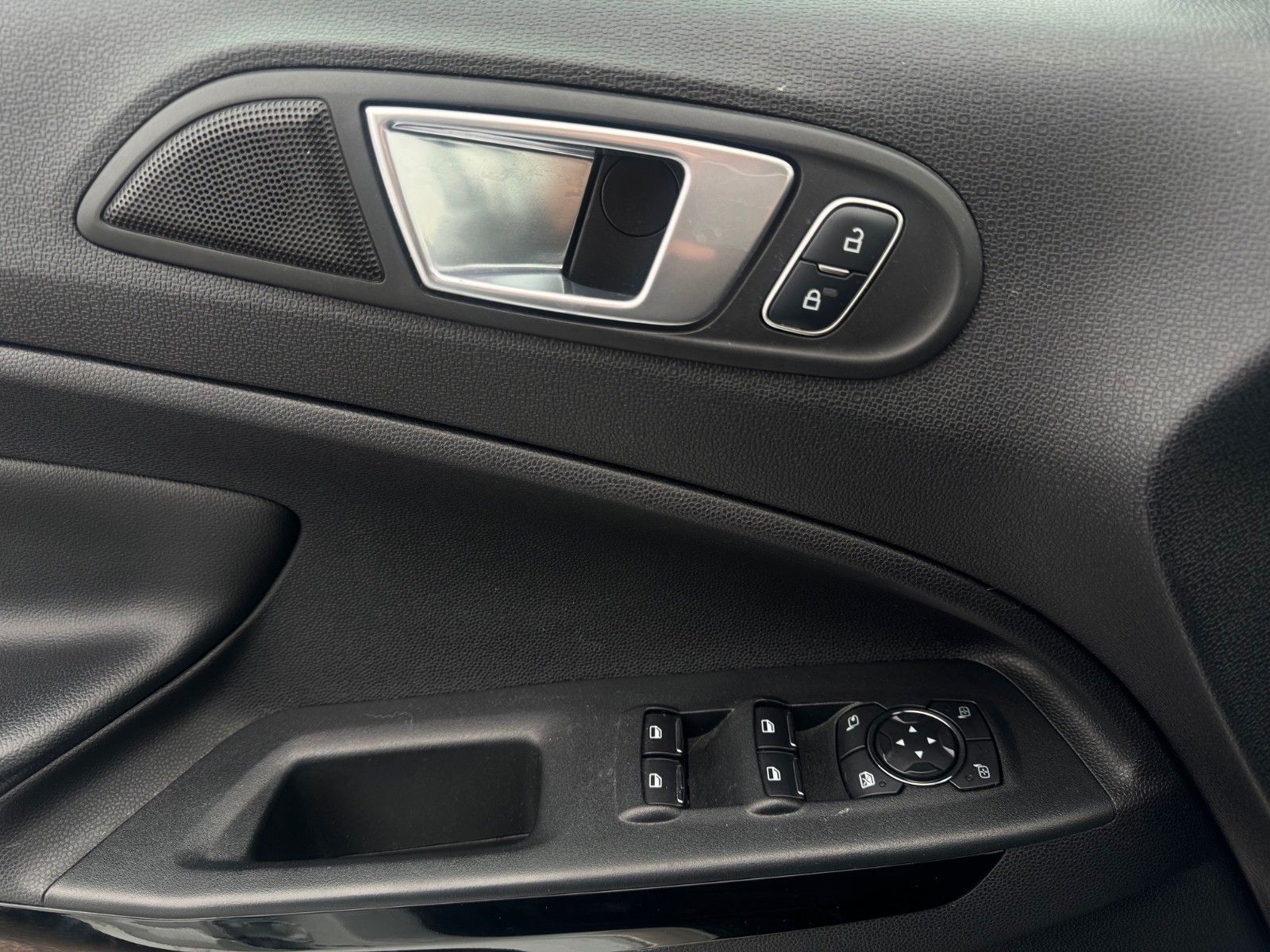 Fahrzeugabbildung Ford EcoSport ST-line Navi AHK Teilleder Ambiente