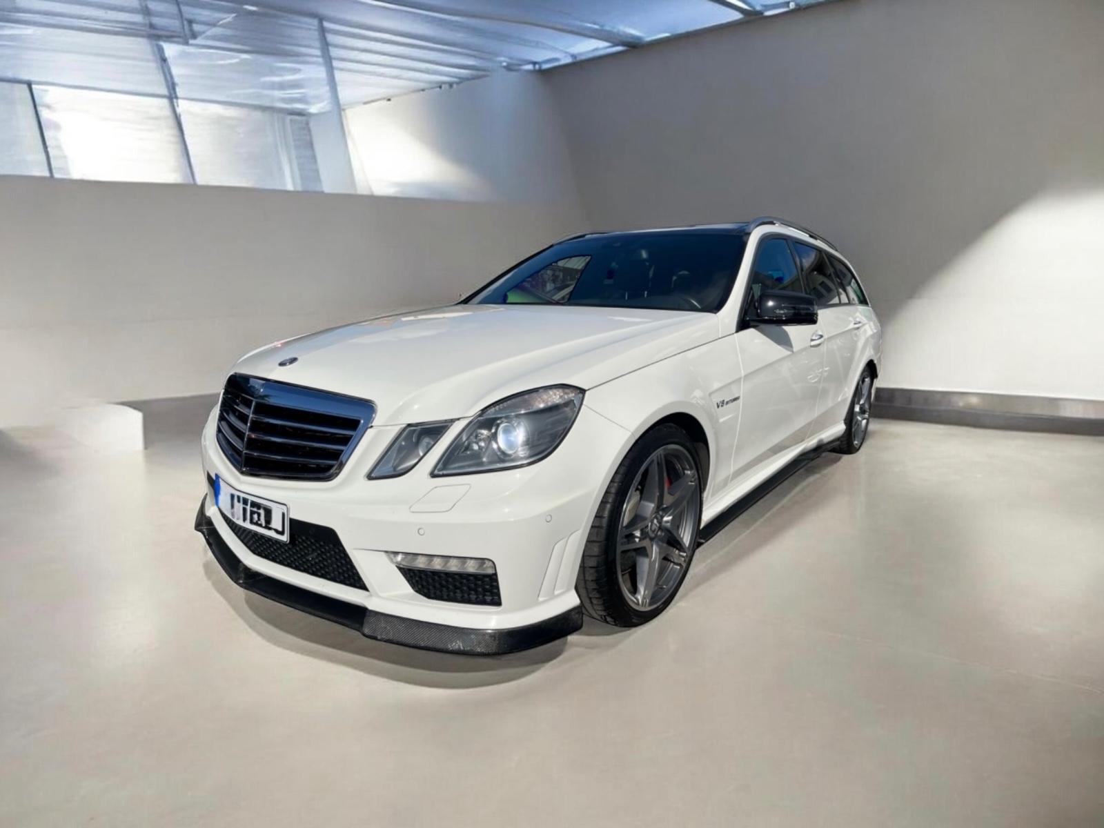 Mercedes-Benz E 63 AMG V8 Schiebedach Navi Kamera Sitzheizung