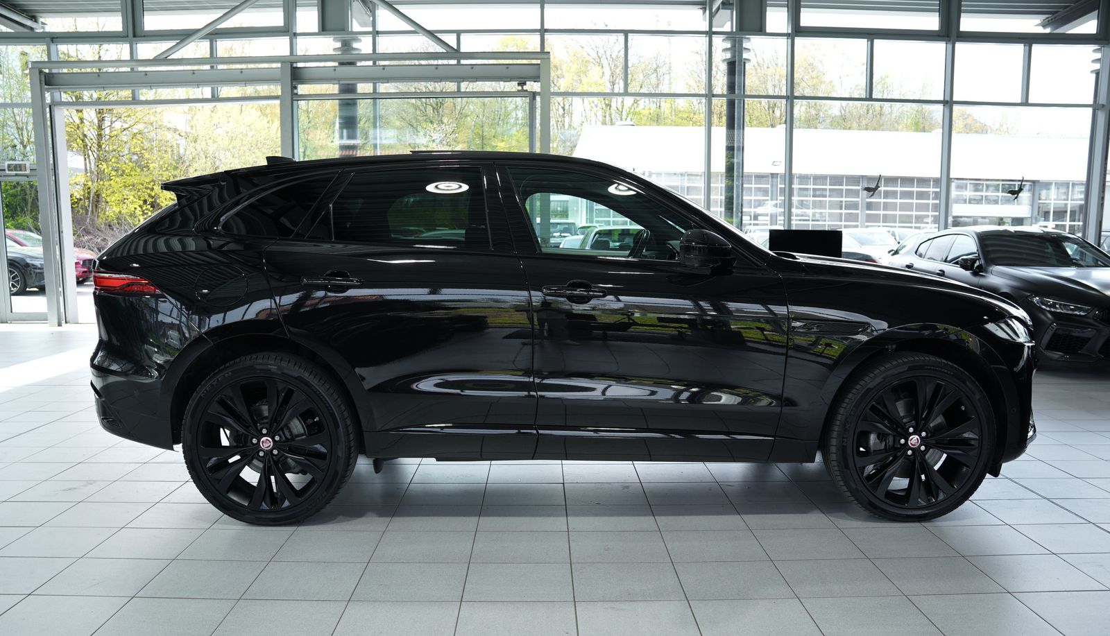 Jaguar F Pace
