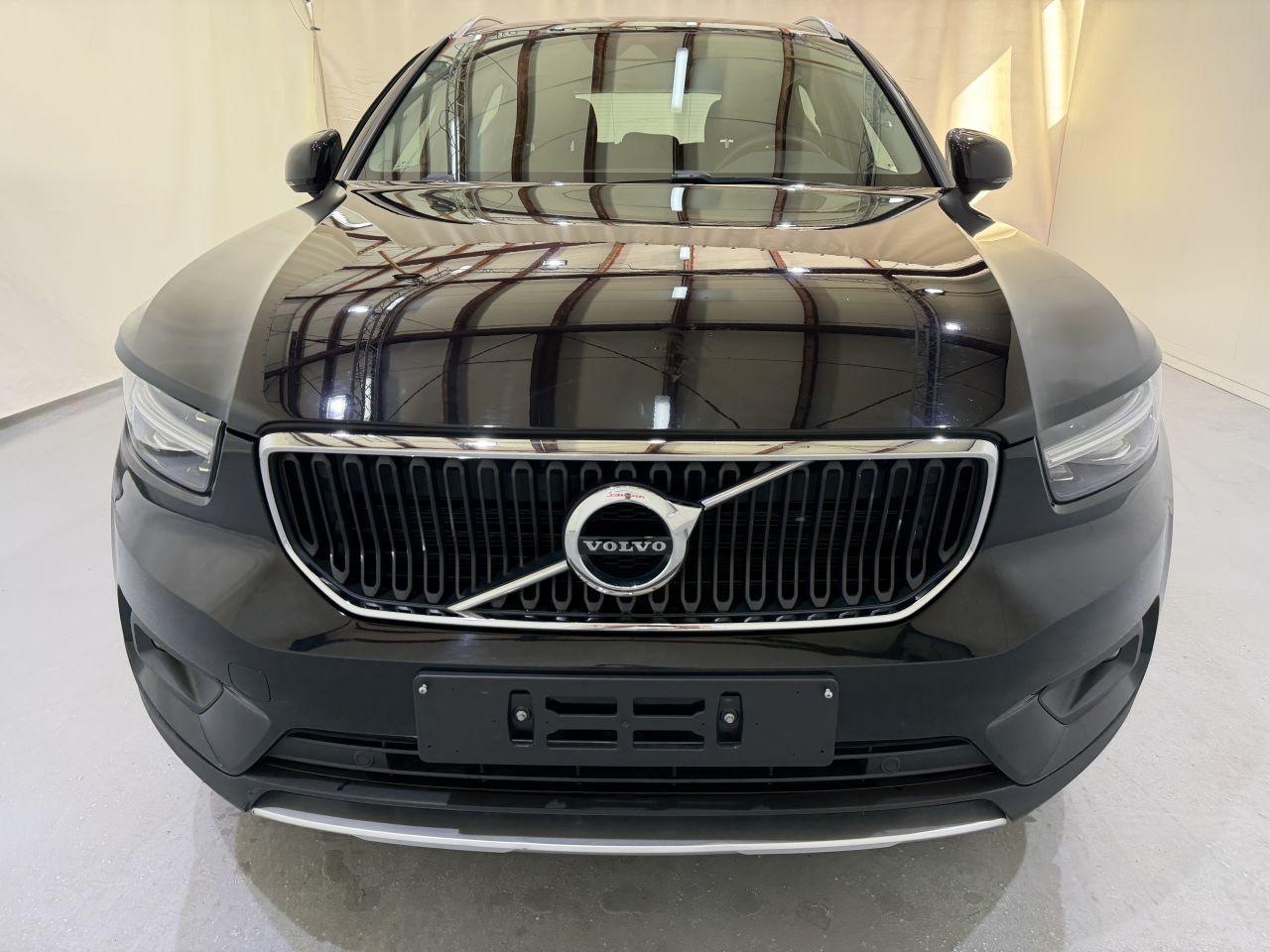 Volvo XC40 Momentum Pro 2WD 95kW T2 automatik