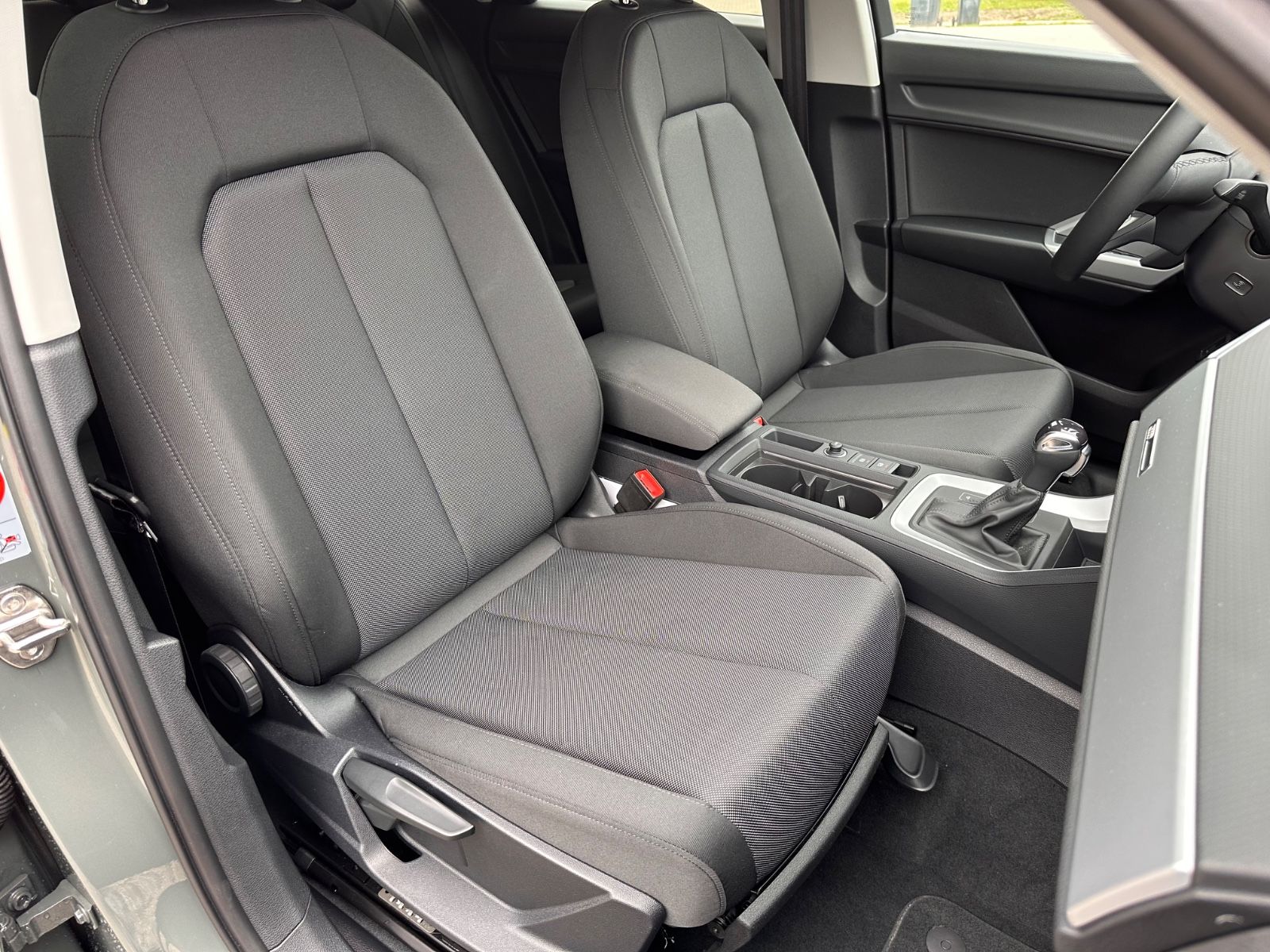 Fahrzeugabbildung Audi Q3 35 TFSI S line S Tronic Navi/ACC/SHZG/LED/PDC