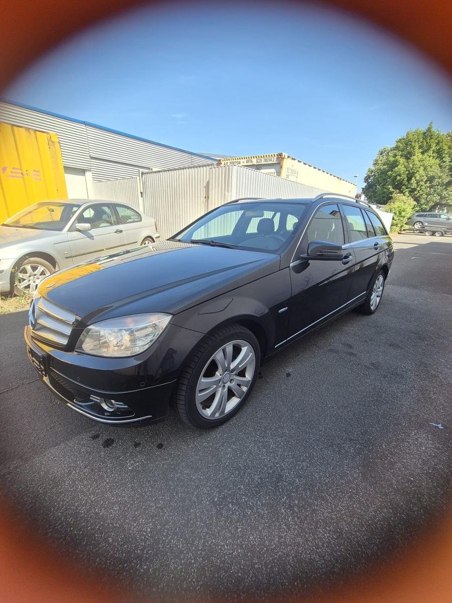 Mercedes-Benz C180 2010 — photo 13