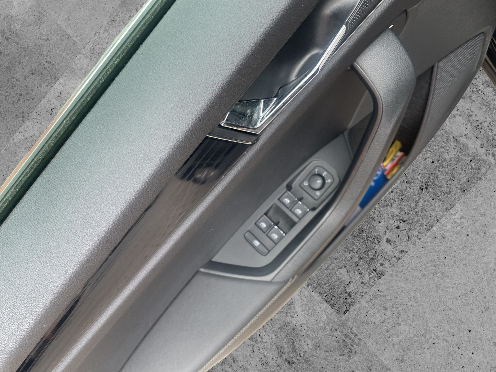 Fahrzeugabbildung SKODA Kodiaq Style 4x4/1.Hand/Pano/Shzvo+hi/Lenkrd hzb