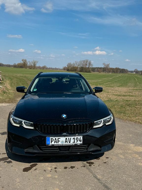 Image of BMW 320