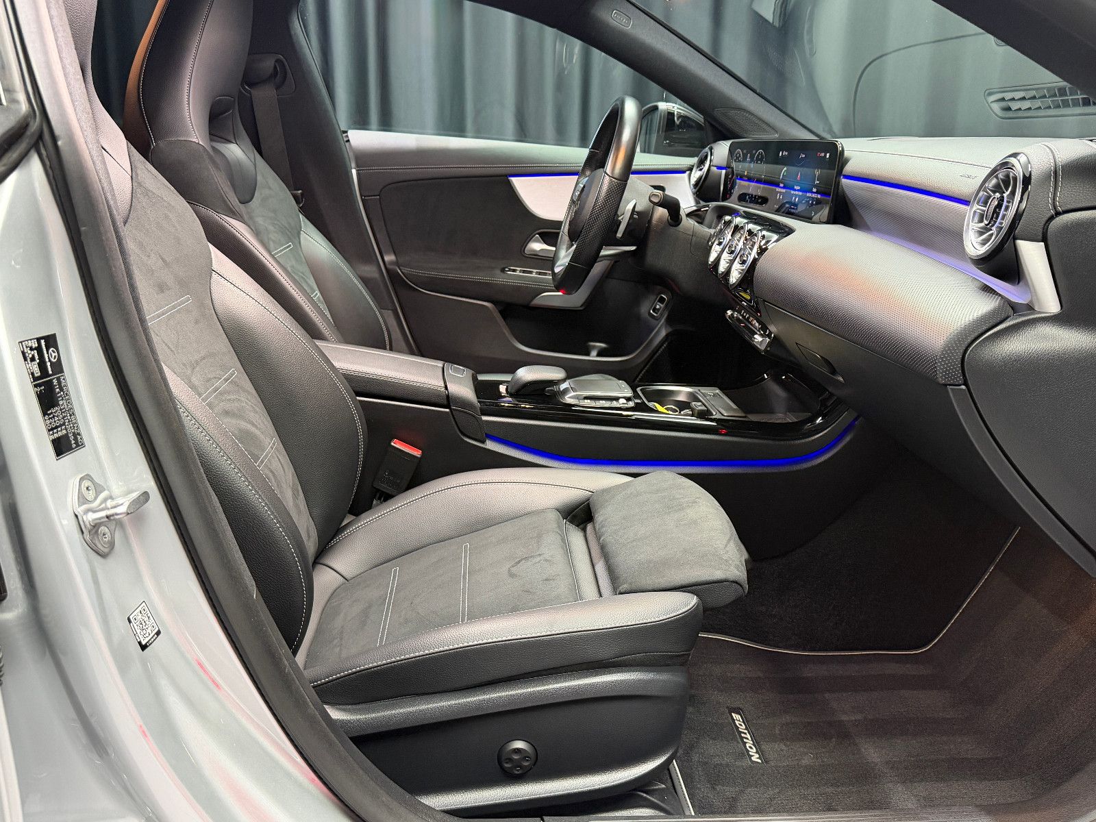 Fahrzeugabbildung Mercedes-Benz CLA 200 d|AMG-LINE|KAMER|BURMESTER|