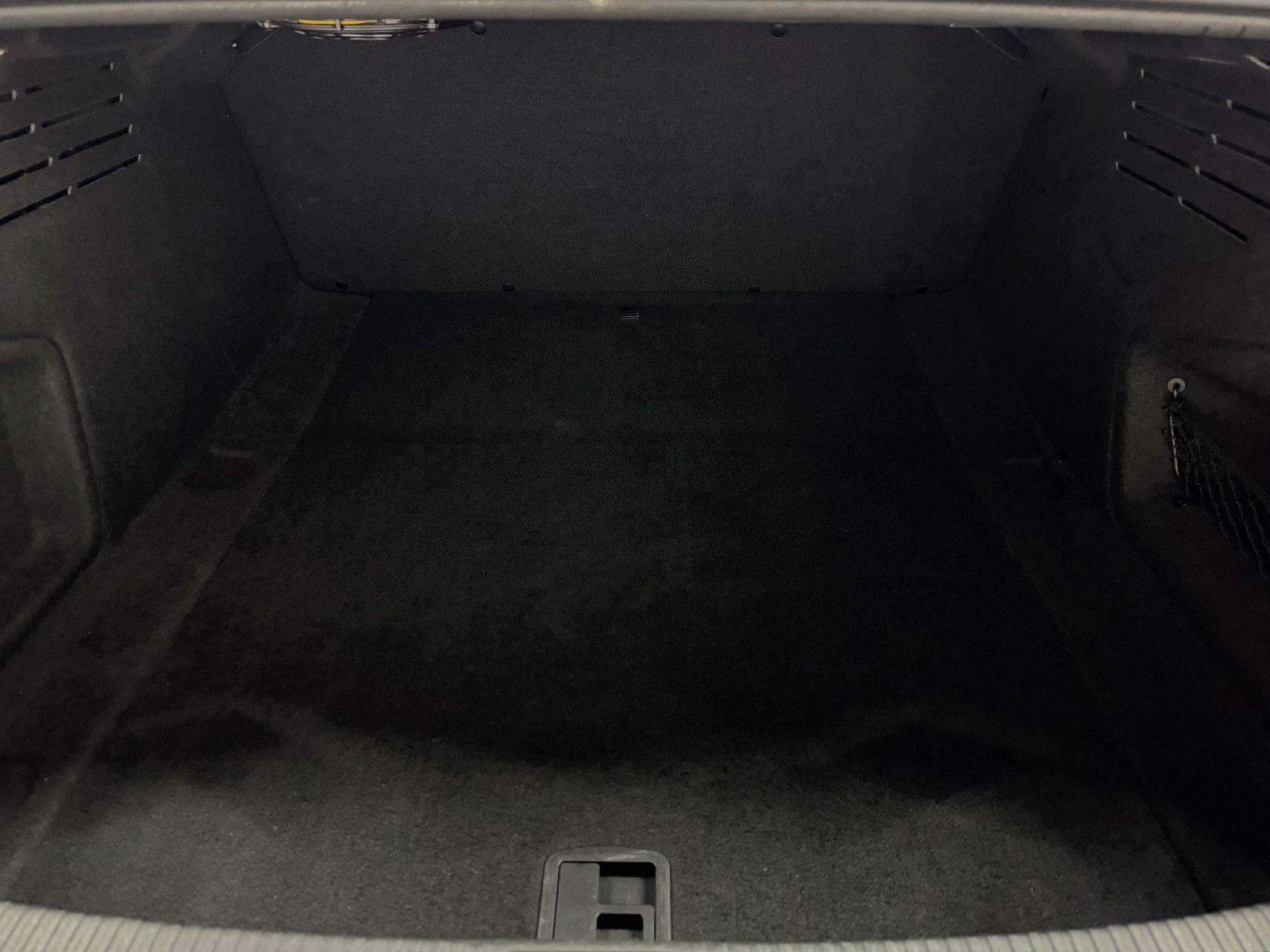 Fahrzeugabbildung Audi A4 Lim. S-LINE SPORT ultra/MATRIX/B&O/eGSD/VIRCO