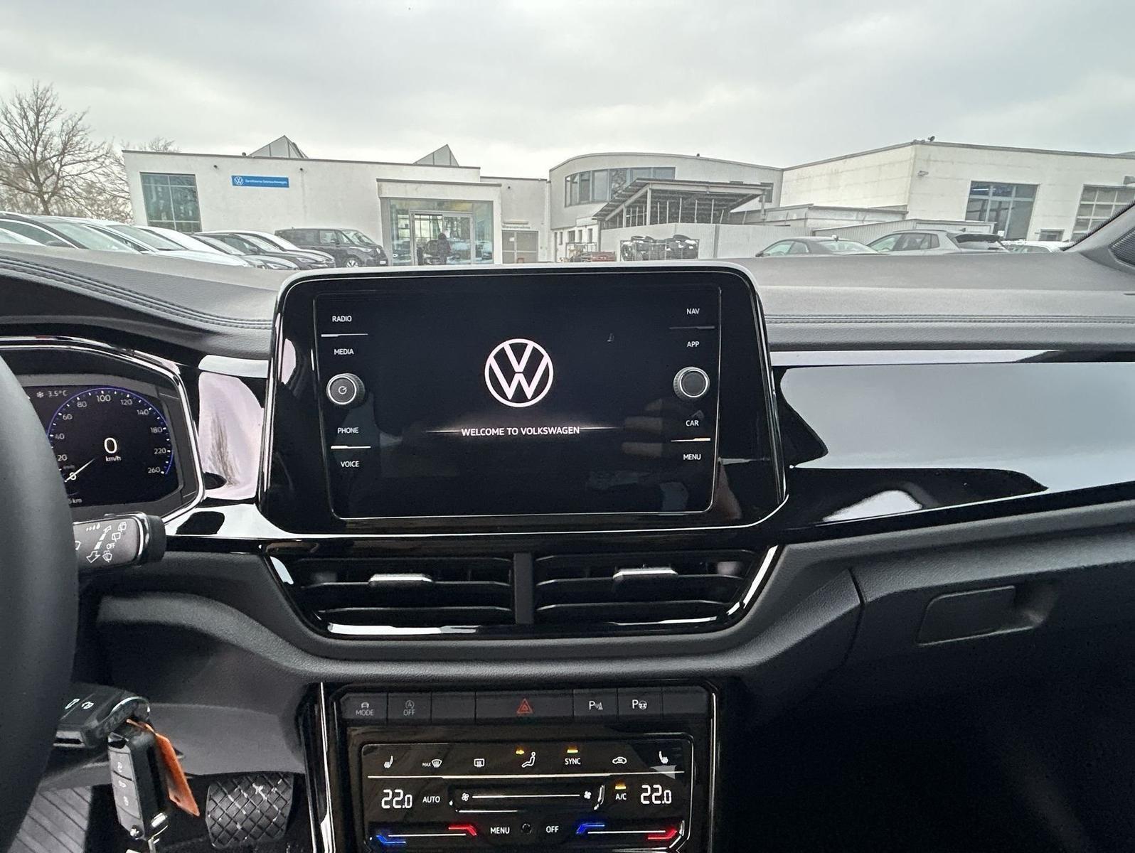 Volkswagen T-Roc 2.0 TDI DSG Style BlackStyle IQ.DRIVE AHK