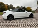 Tesla Model 3 Highland RWD und AHK - Tesla Model 3 in Essen