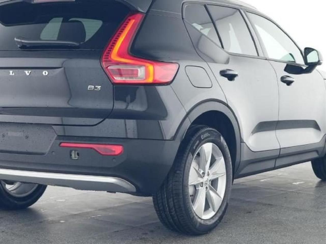 Fahrzeugabbildung Volvo XC40 B3 Benzin Core 2WD