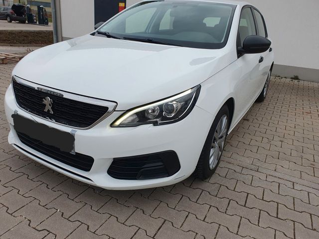 Peugeot 308 1,5 d Motor im Kofferraum Klima