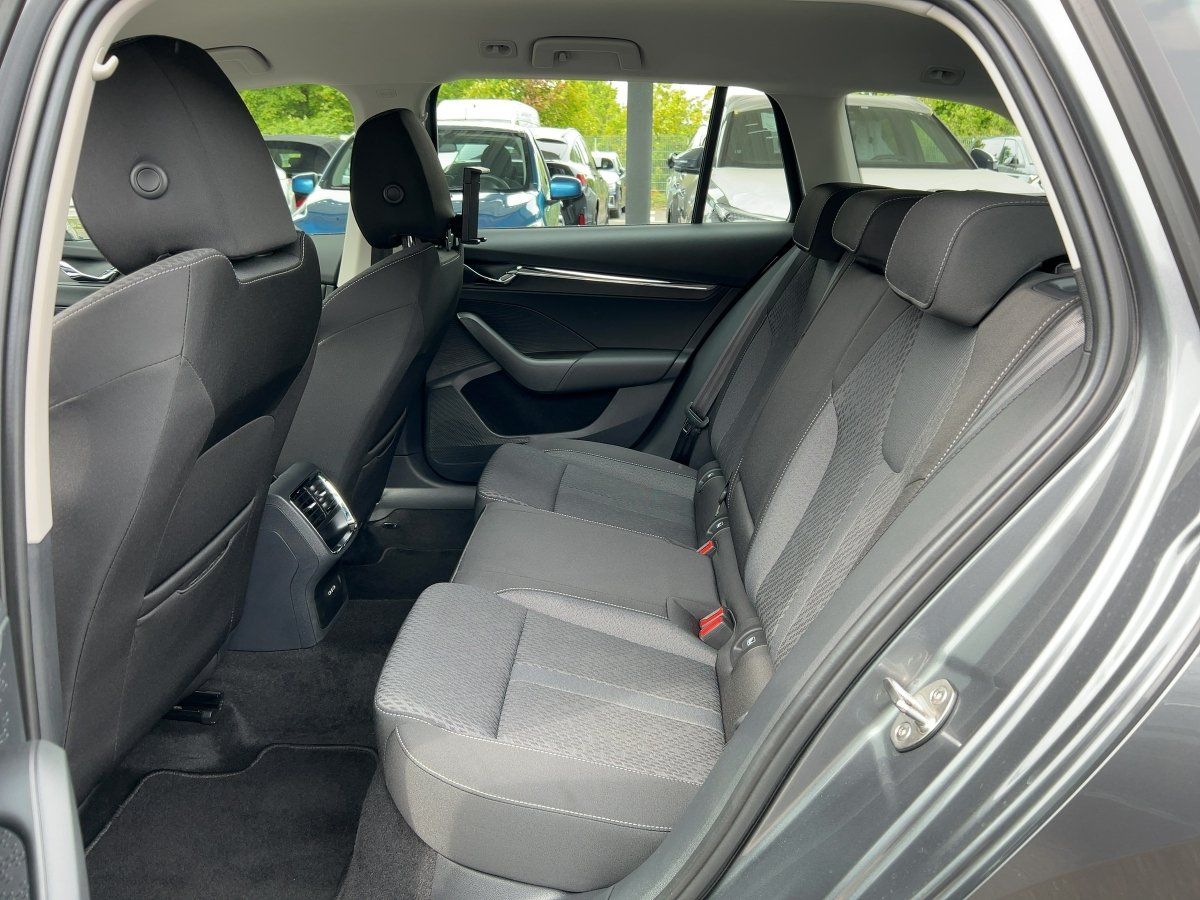 Skoda Octavia Combi Style 2.0 TDI DSG AHK+ACC+NAVI+HUD foto 9