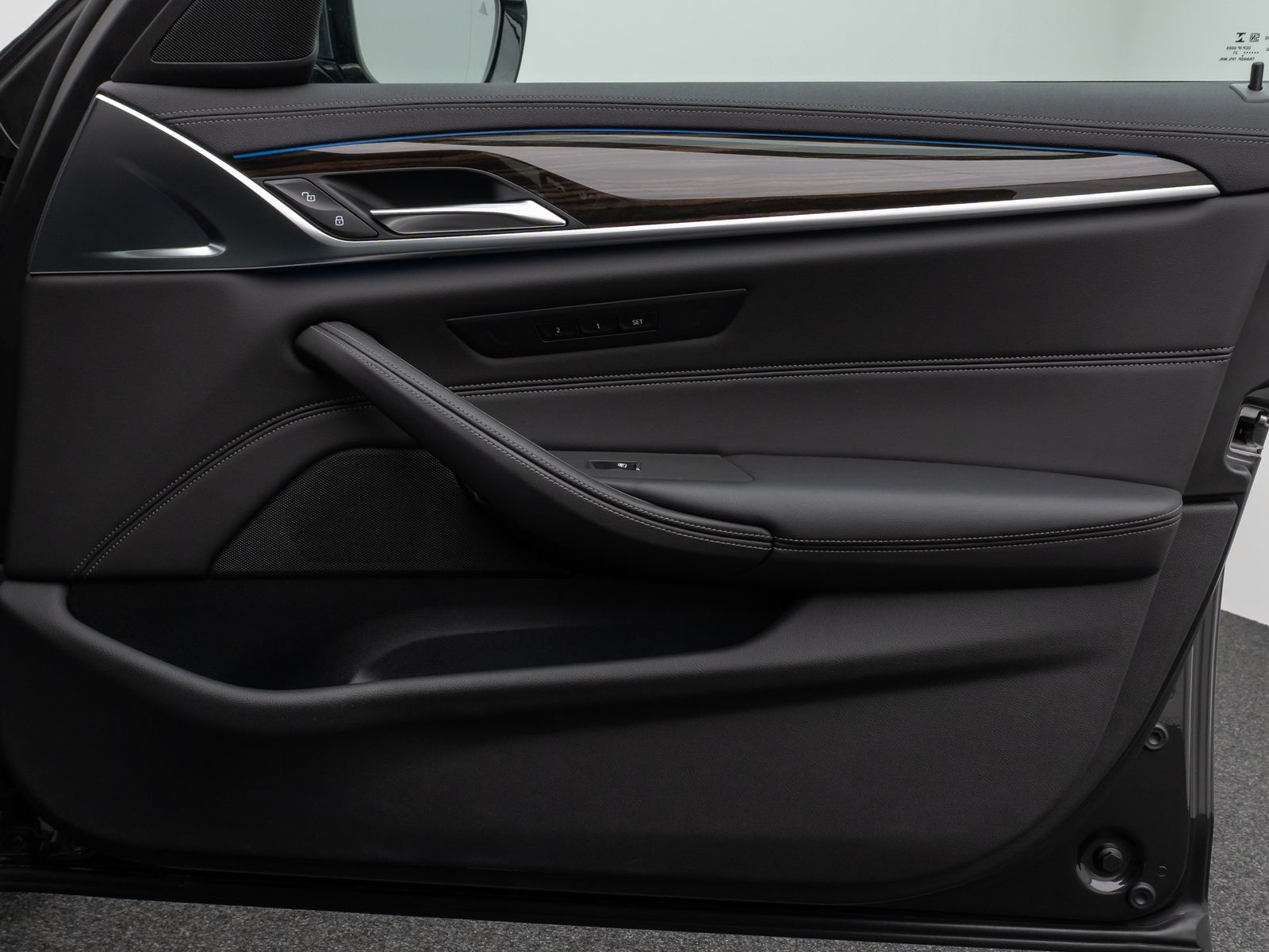 Fahrzeugabbildung BMW 530e  Luxury Line Kamera Laser HUD HiFi Komfort