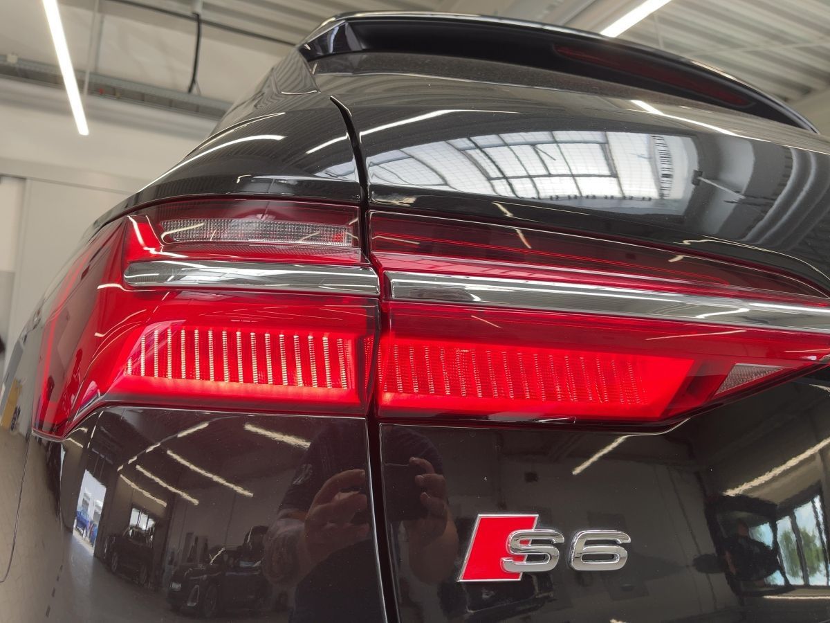 Audi S6 - Bild 13