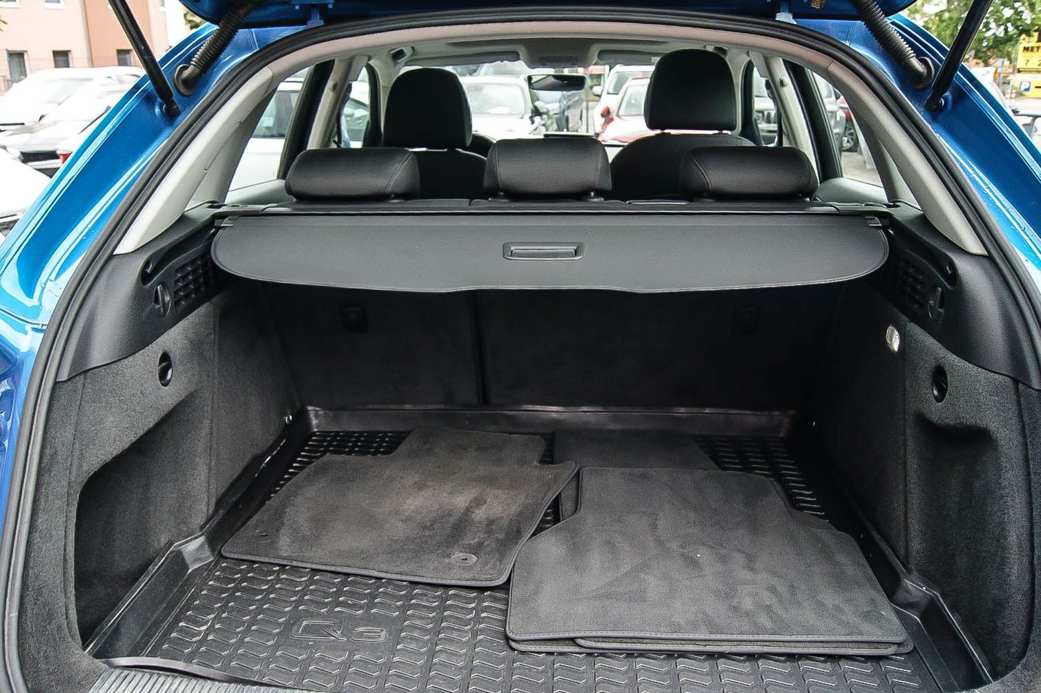 Fahrzeugabbildung Audi Q3 14 TFSI S-LINE PANORAMA LED KAMERA MMI 1.HAND
