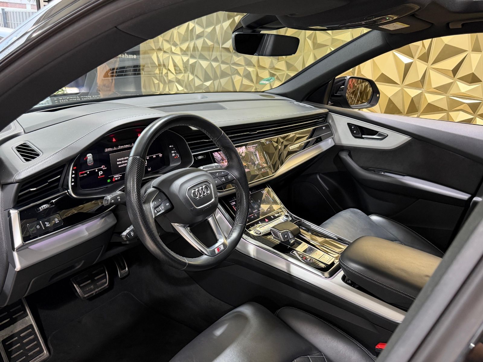 Audi Q8 50 TDI S-SITZE HUD ACC LUFT PANO AHK 360 foto 2