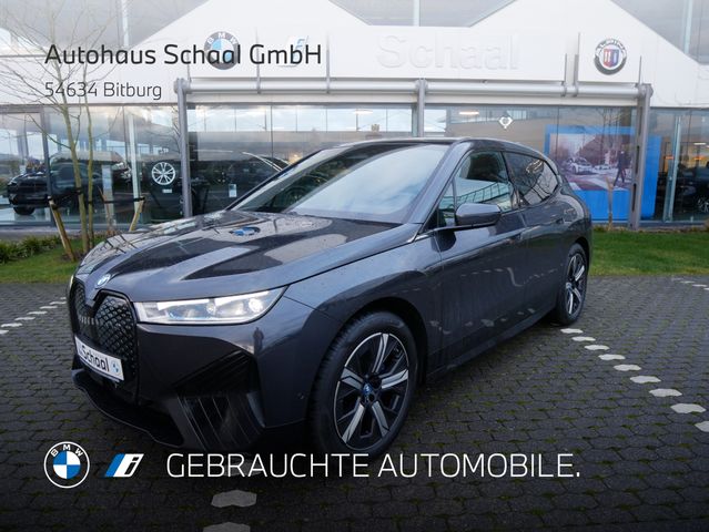 BMW iX xDrive40 Sportpaket H/K-HiFi PANO AHK LASER