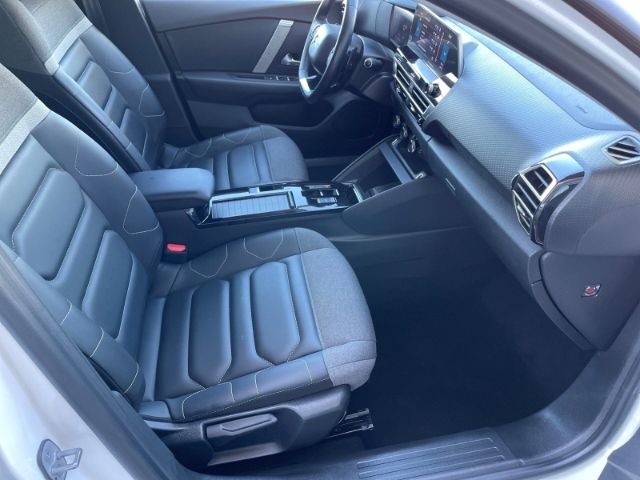 Fahrzeugabbildung Citroën C4 1.2 PureTech 155, Shine Autom. AHK, Navi, Kam