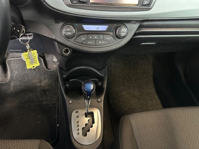 Toyota Yaris Hybrid Life *Unfall*