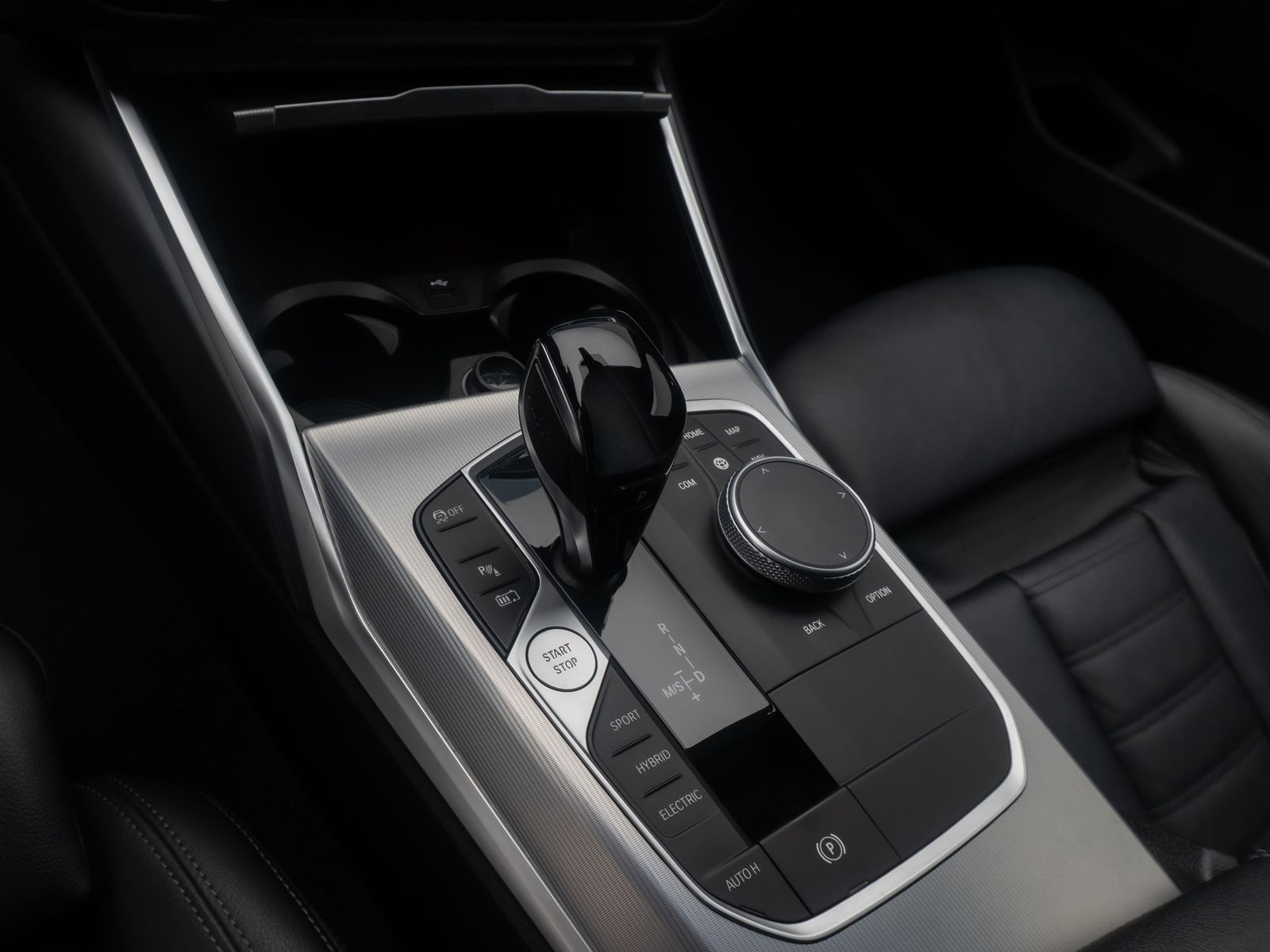 Fahrzeugabbildung BMW 330e M Sport DAB HiFi Komfort Individual 18Zoll