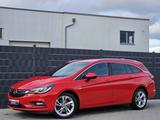 Opel Astra K Sports Tourer 1.6 CDTI NAV SHZ PDC AHK - Opel Astra mit Diesel-Antrieb: Kombi, Tourer Sports Cdti