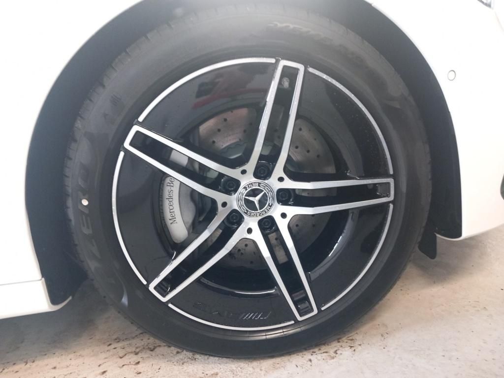 Fahrzeugabbildung Mercedes-Benz E 220 d T AMG*Night*Pano-Dach*Distr*PDC*360°*AHK