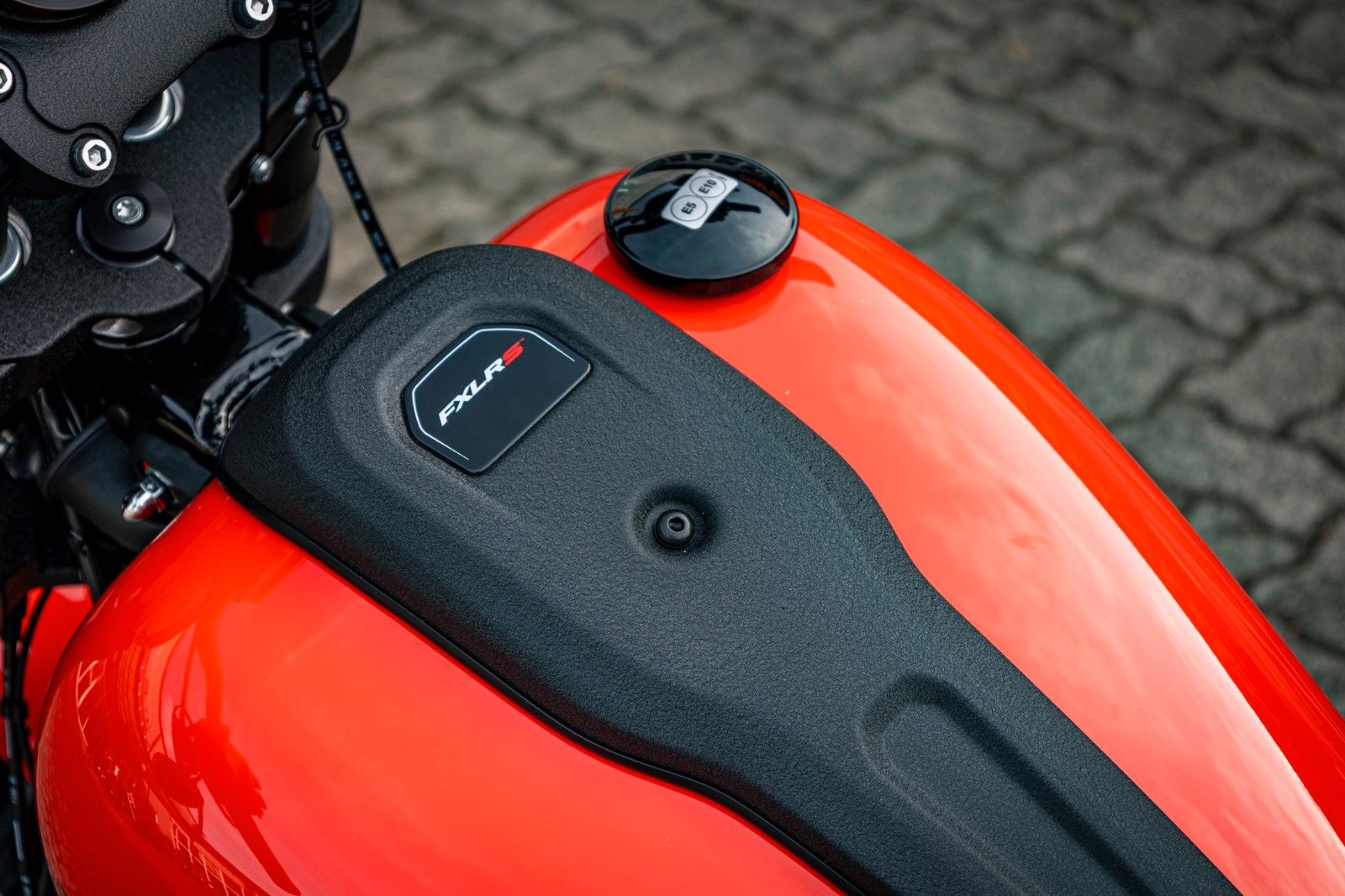 Fahrzeugabbildung Harley-Davidson FXLRS LOW RIDER S 117 MY26