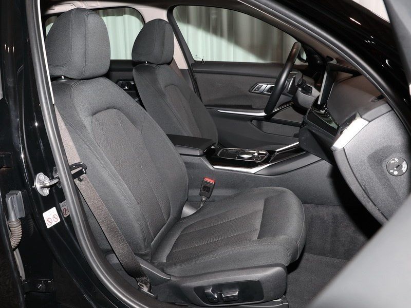 BMW 320d xDrive Tour. AHK HarmKar. Memo. LED LKHZ foto 4