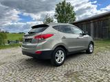 Hyundai ix35 2.0 4WD 163PS AHK TÜV/SERVICE-NEU 8fach - Hyundai ix35 von privat