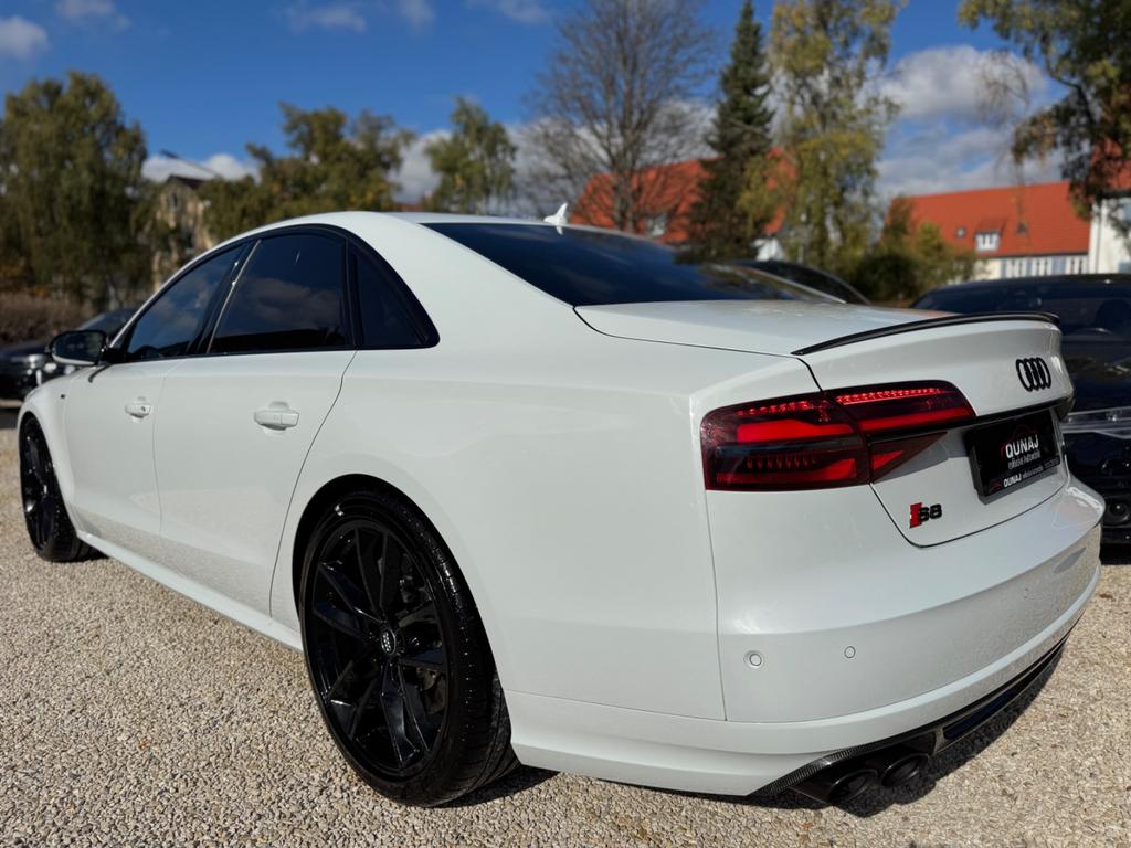 Audi S8
