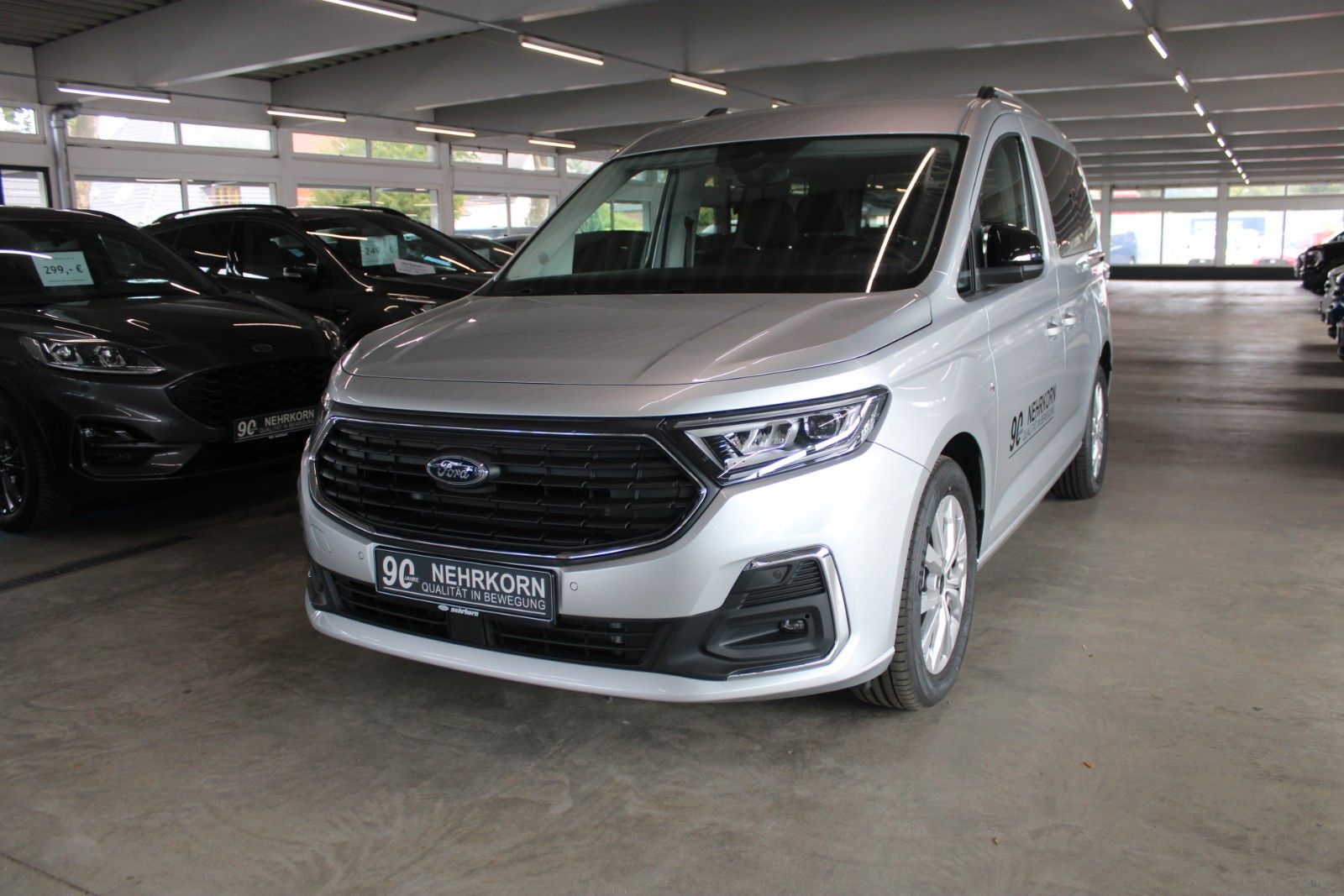 Fahrzeugabbildung Ford Tourneo Connect Titanium 2,0 EcoBlue Automatik