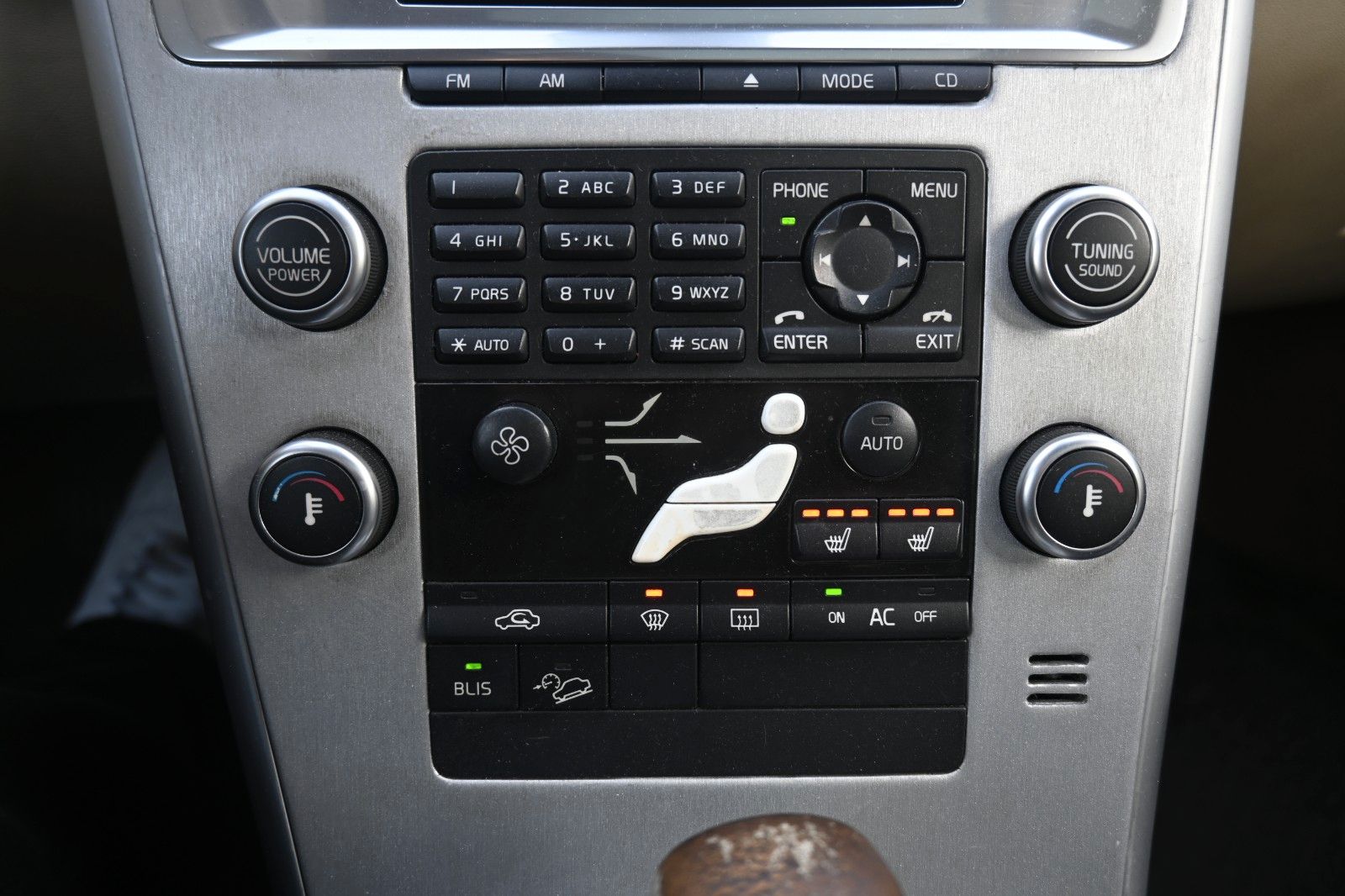 Fahrzeugabbildung Volvo XC60 3.2L 6-Zylinder