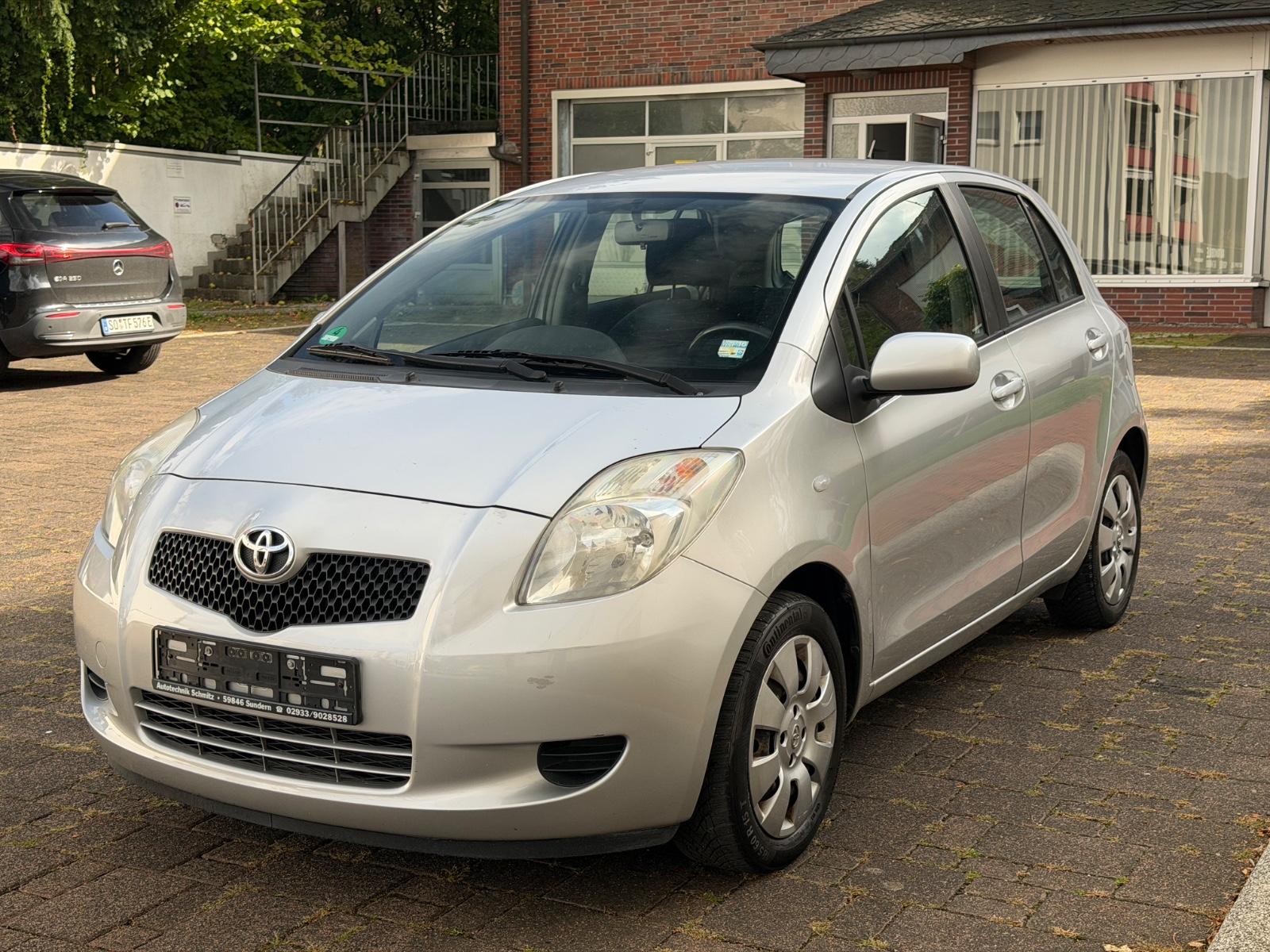 Toyota Yaris /1Halter/Kupplung erneuert/HuAu neu/Klima