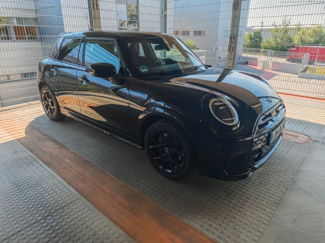 MINI Cooper S John Cooper Works Trim/Harman Kardon
