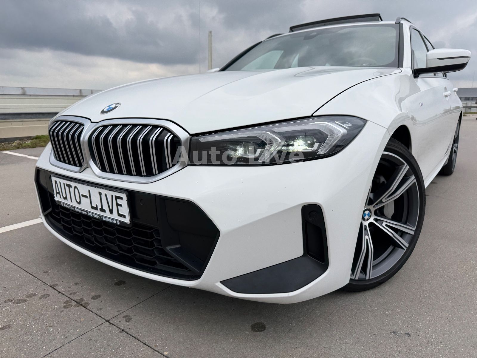 BMW 330d*Tou*SAG*M PAKET*FACELIFT*VIRTU*LED*PANO*AHK
