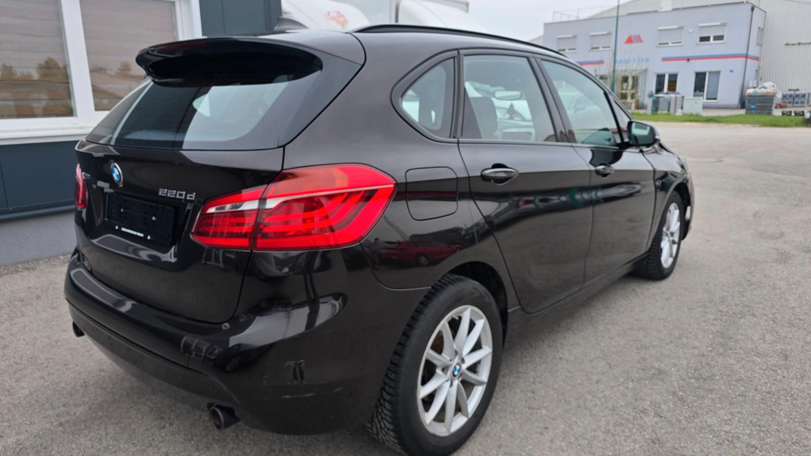 BMW 220, 2015