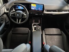 Fahrzeugabbildung BMW 218i Active Tourer M Sport-AHK/Pano/HeadUp/eSitz