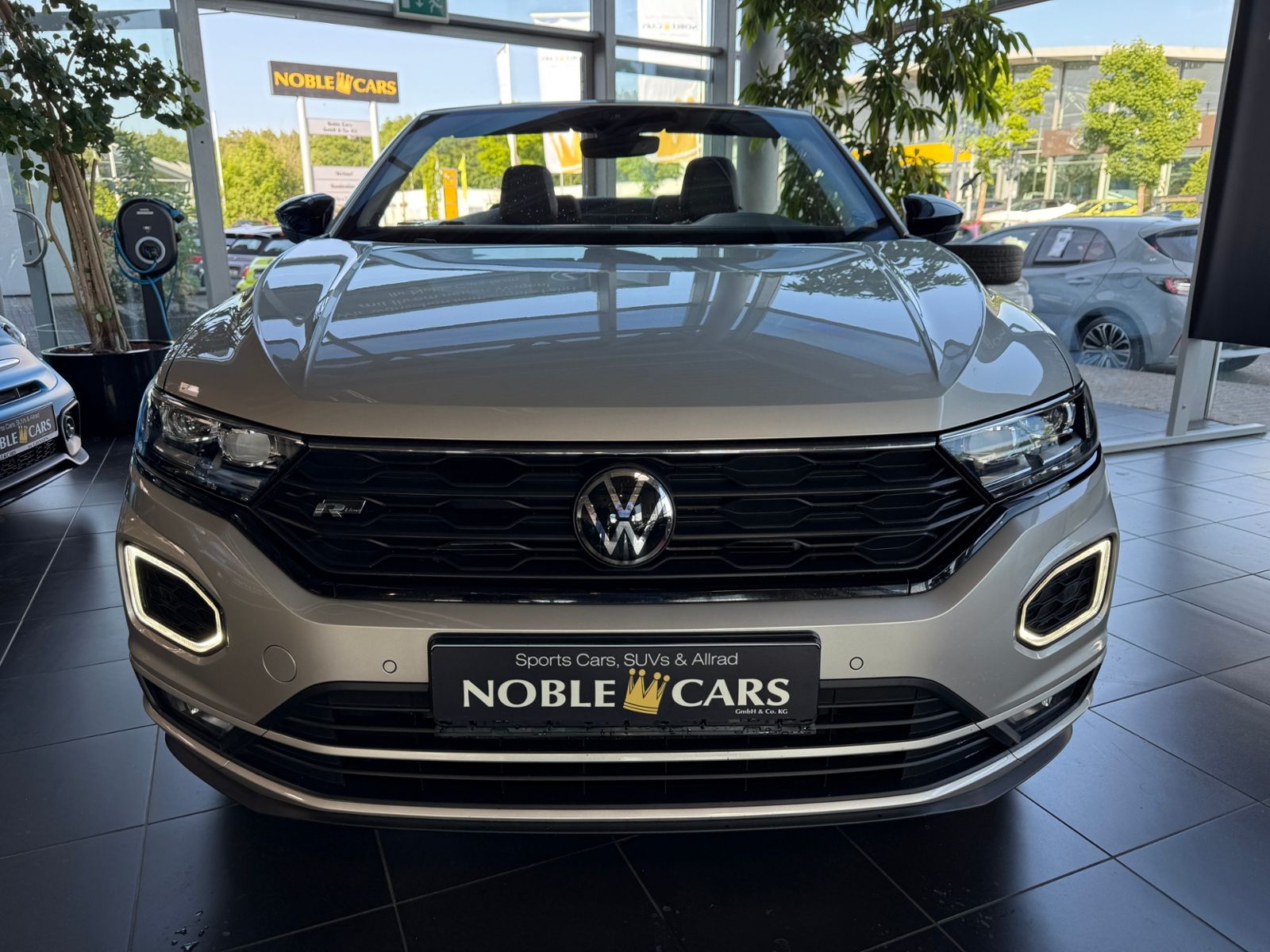 Fahrzeugabbildung Volkswagen T-Roc Cabriolet R-Line AHK ACC LED BEATS
