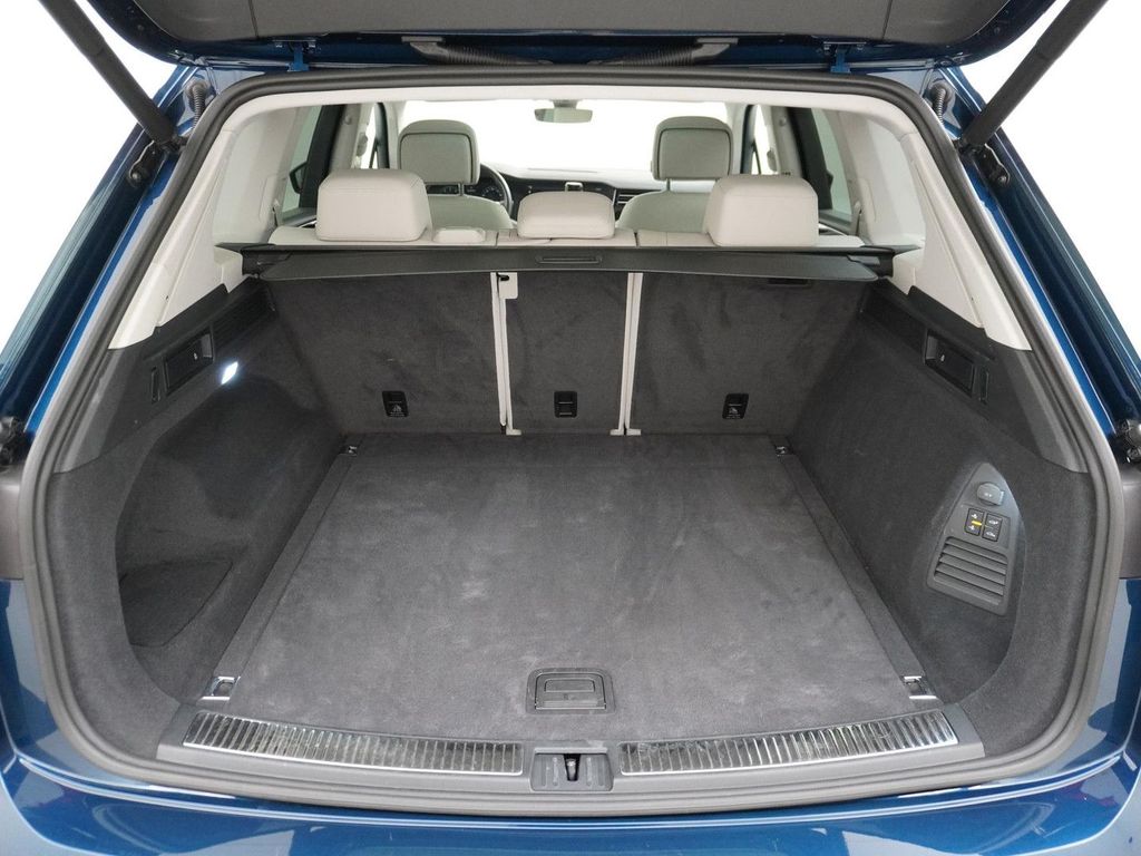 Volkswagen Touareg 3.0 TSI Elegance AHK | Pano |  kamera |