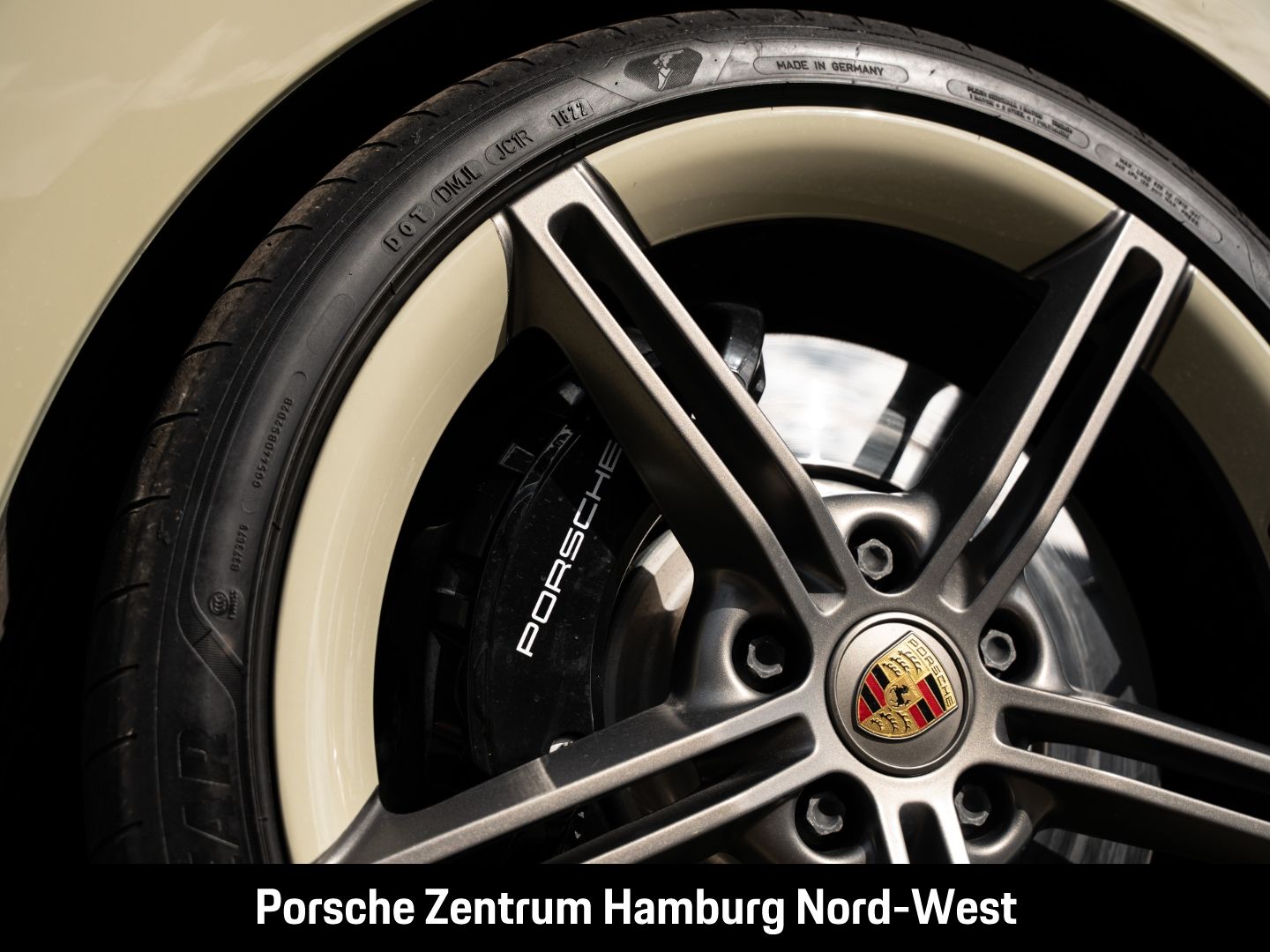 Porsche Taycan GTS InnoDrive Head-Up BOSE PSCB 21-Zoll foto 13