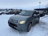 Mitsubishi Outlander 2.2 DI-D Instyle 4WD Automatic - Mitsubishi Outlander Instyle mit Diesel-Antrieb