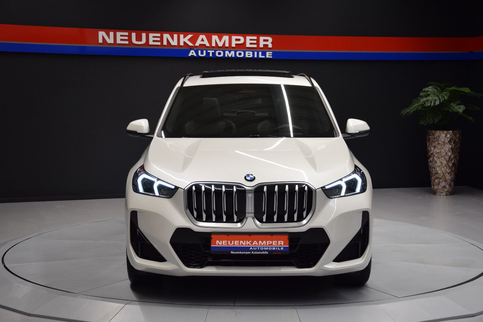 Fahrzeugabbildung BMW X1 18 i sDrive M Sport Pano H&k Memory ACC Leder