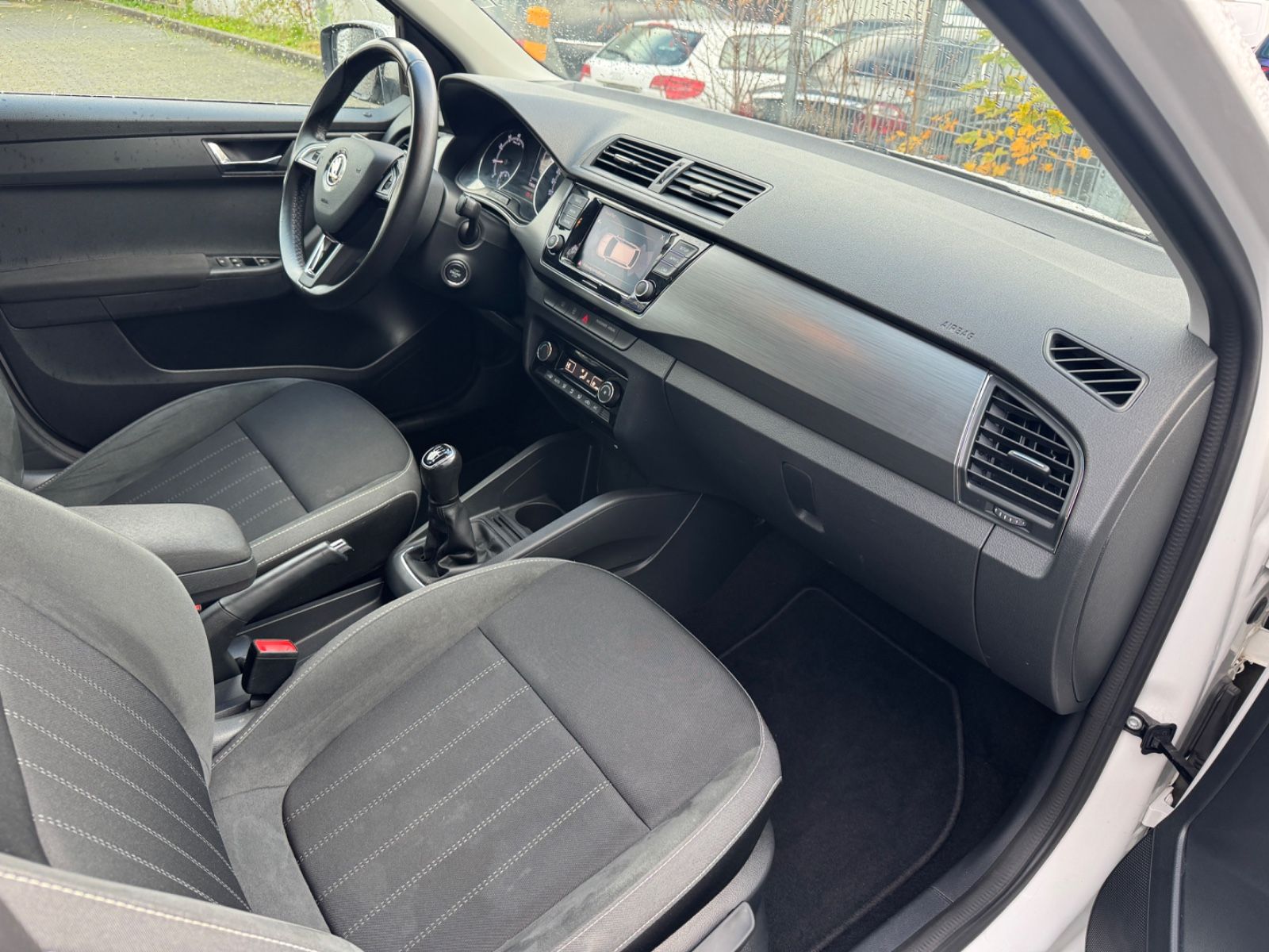 Fahrzeugabbildung SKODA Fabia Combi Style LED+Bluetooth+KeylessGo