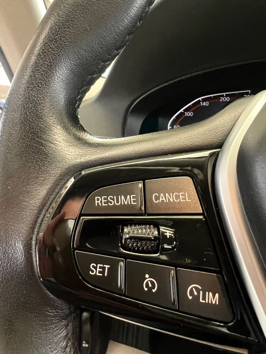 Fahrzeugabbildung BMW 520 d Lim. Mild Hybrid *SITZBELÜFTUNG*MEMORY*