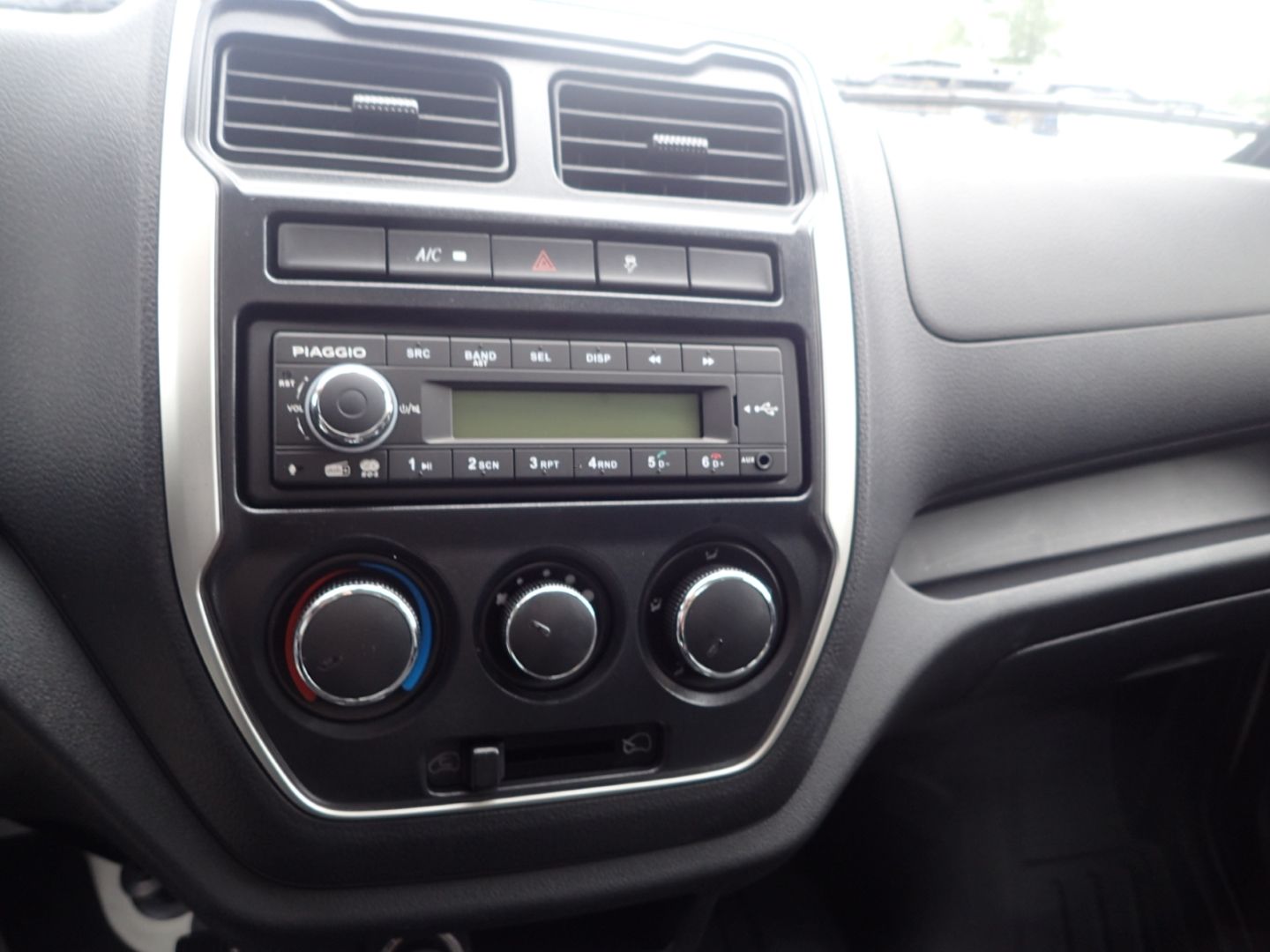 Fahrzeugabbildung Piaggio Porter NP6 Singlewheel Kipper 2,8m Pritschenläng