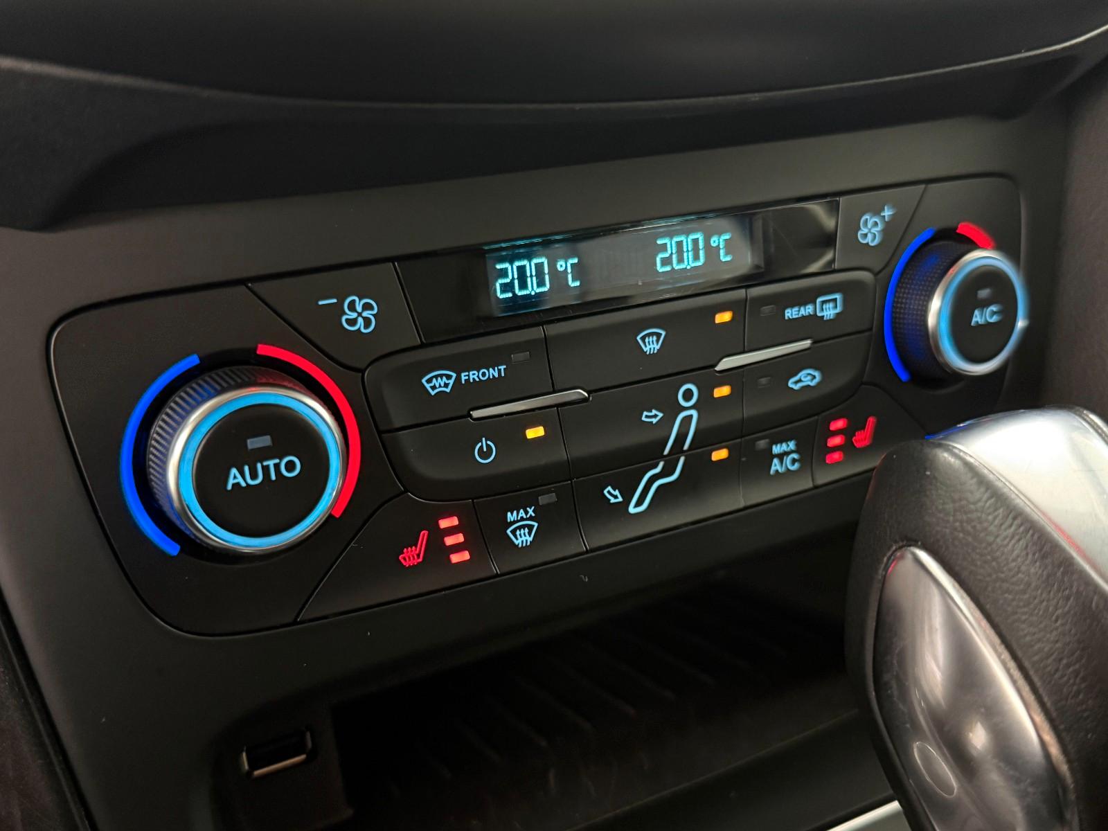 Ford Focus 2015 — photo 18