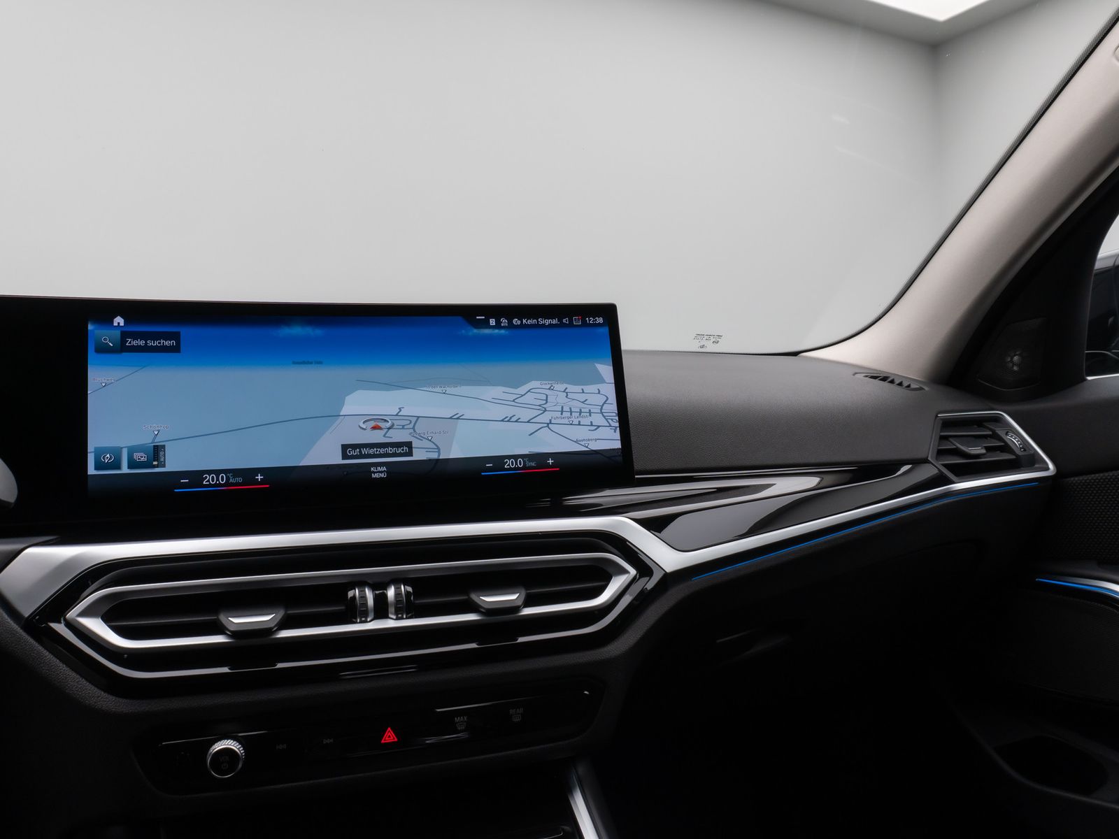 Fahrzeugabbildung BMW 330e Kamera HUD DAB H/K Stop&Go AHK Komfort LED